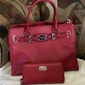Authentic Michael Kors Purse with wristlet wallet